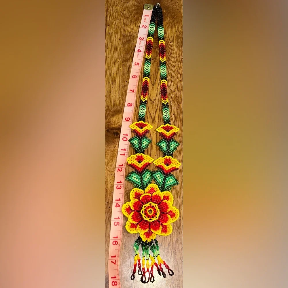 Artisan 3D Flower Blooming Sequence Glass Seed Bead Necklace - Picture 6 of 9